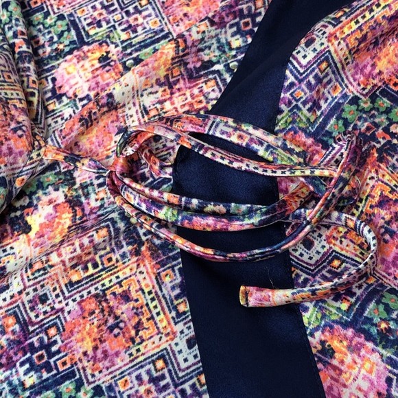 Victorias Secret Floral Satin Robe Size M/L Short Kimono *NO BELT* Pink Navy - Picture 4 of 7